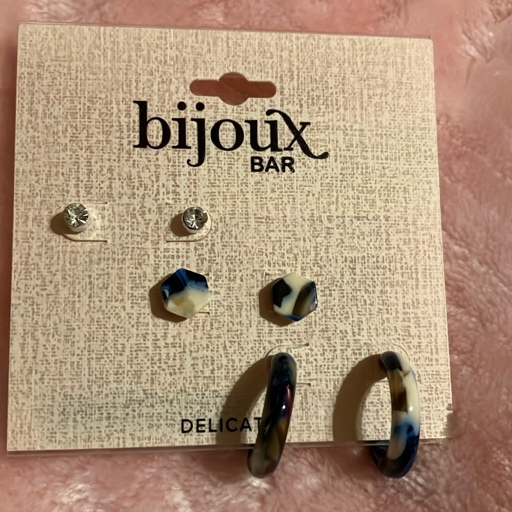 🌸 3/$15 Bijoux bar earrings